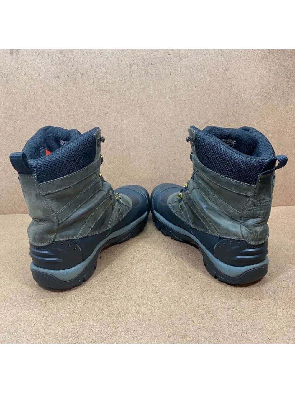 Keen Summit County ll Mens Waterproof Insulated Winter Boots Size 12 Outdoor